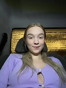 Snapshot of Baby_Tiny chatting on January 5, 2025, 4:59 pm Baby Tiny online show from January 5, 2025, 4:59 pm