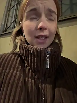 Snapshot of Baby_Tiny chatting on January 15, 2025, 2:35 pm Baby Tiny online show from January 15, 2025, 2:35 pm