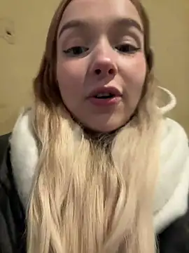 Snapshot of Baby_Tiny chatting on February 1, 2025, 4:22 pm Baby Tiny online show from February 1, 2025, 4:22 pm