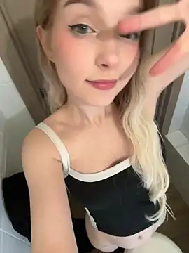 Snapshot of Baby_Tiny chatting on February 3, 2025, 10:00 pm Baby Tiny online show from February 3, 2025, 10:00 pm