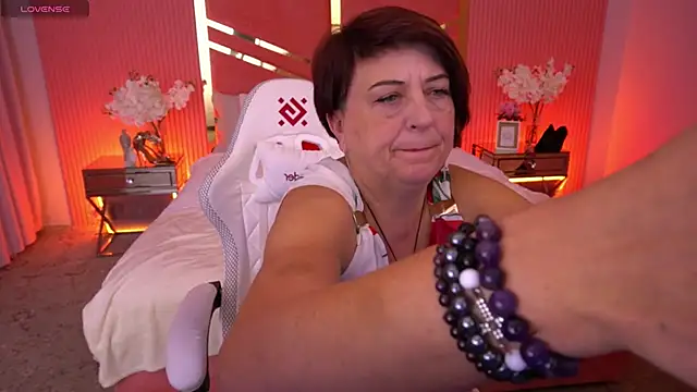 MilaSkyy online show from October 11, 2025, 5:00 pm