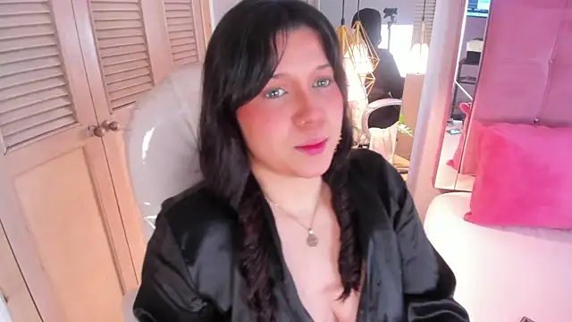 Snapshot of ArticaBelle chatting on January 18, 2025, 12:47 pm ArticaBelle online show from January 18, 2025, 12:47 pm