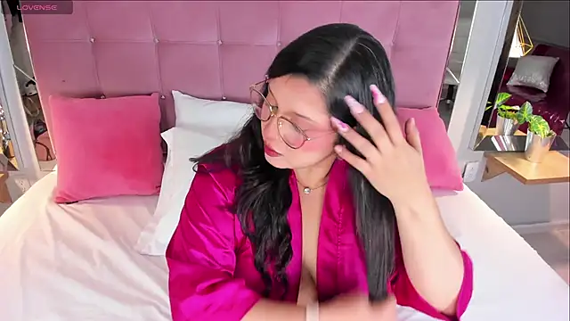 Snapshot of ArticaBelle chatting on November 25, 2025, 4:45 am ArticaBelle online show from November 25, 2025, 4:45 am