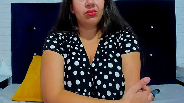 Snapshot of Catherine_tabarezx chatting on February 16, 2025, 11:49 am Catherine tabarezx online show from February 16, 2025, 11:49 am