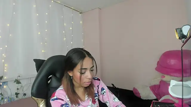 Snapshot of Abigail_Wilson_ chatting on February 5, 2025, 8:46 pm Abigail Wilson online show from February 5, 2025, 8:46 pm