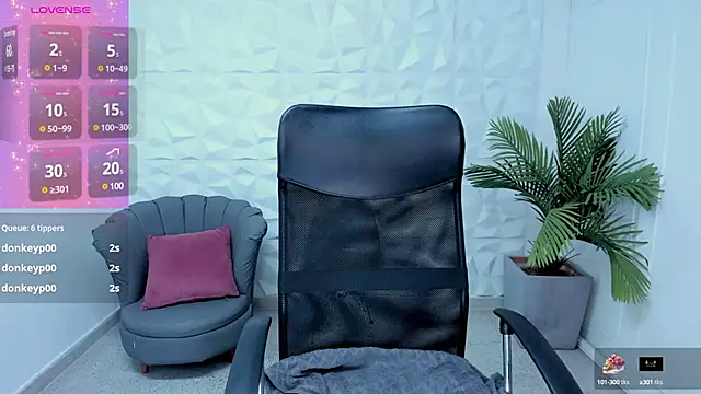 Snapshot of MarcelaCampo chatting on March 2, 2025, 8:59 am MarcelaCampo online show from March 2, 2025, 8:59 am