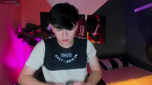 Snapshot of nolan_twink1 chatting on December 13, 2024, 4:00 am nolan twink1 online show from December 13, 2024, 4:00 am