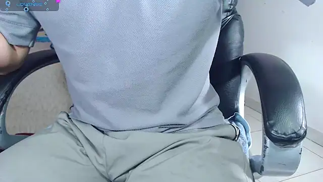 Snapshot of nolan_twink1 chatting on September 25, 2025, 6:11 pm nolan twink1 online show from September 25, 2025, 6:11 pm