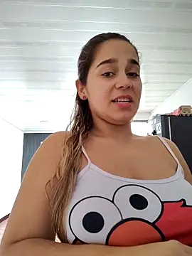 LaurenWelly  online show from February 17, 2025, 4:37 pm