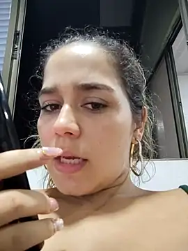 LaurenWelly  online show from March 4, 2025, 1:23 am