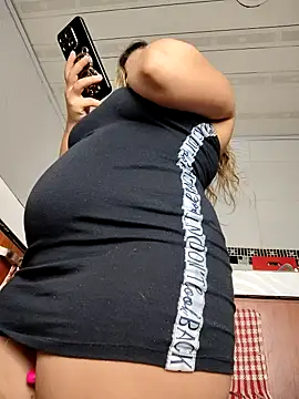 LaurenWelly  online show from March 8, 2025, 11:39 pm