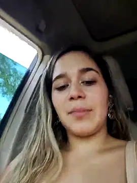 LaurenWelly  online show from March 22, 2025, 10:26 pm