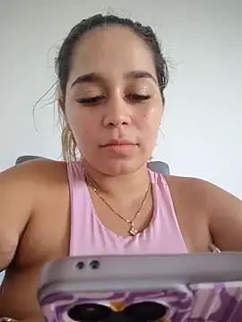 LaurenWelly  online show from April 4, 2026, 9:12 pm