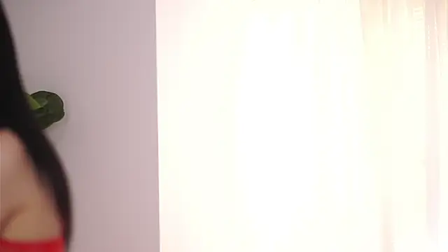 Snapshot of HaylieMilf chatting on February 14, 2025, 8:21 am HaylieMilf online show from February 14, 2025, 8:21 am