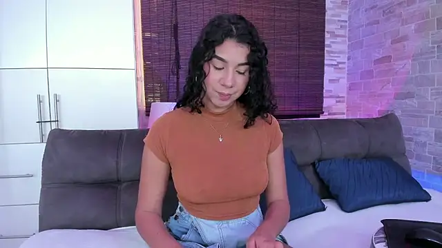 candyy bella online show from February 1, 2025, 3:18 pm