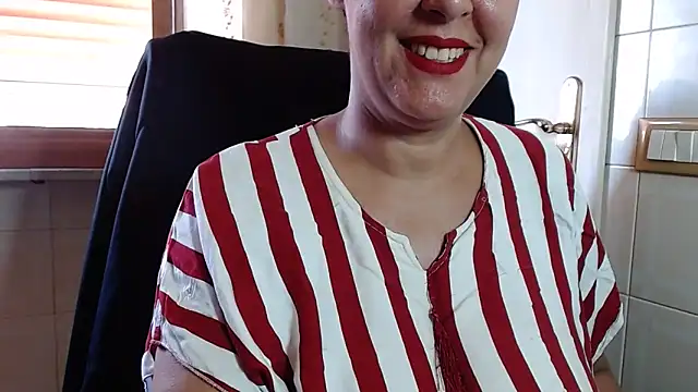 Foxlady2271 online show from May 27, 2026, 8:55 am