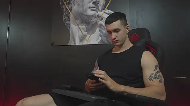 JacksonOlsenn online show from November 28, 2025, 8:33 pm