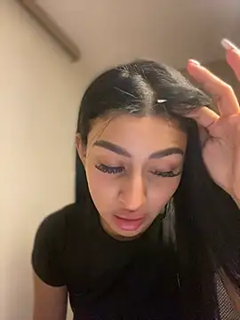 Snapshot of maddy_bronw_ chatting on December 22, 2024, 3:11 am maddy bronw online show from December 22, 2024, 3:11 am