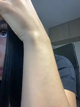 Snapshot of maddy_bronw_ chatting on December 26, 2024, 11:46 pm maddy bronw online show from December 26, 2024, 11:46 pm