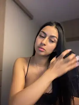 Snapshot of maddy_bronw_ chatting on December 28, 2024, 1:18 am maddy bronw online show from December 28, 2024, 1:18 am