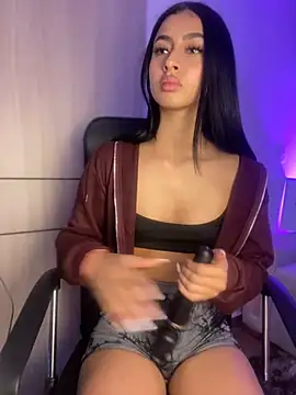 Snapshot of maddy_bronw_ chatting on January 18, 2025, 10:17 pm maddy bronw online show from January 18, 2025, 10:17 pm