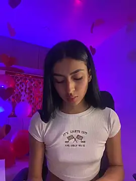 Snapshot of maddy_bronw_ chatting on February 7, 2025, 11:24 pm maddy bronw online show from February 7, 2025, 11:24 pm
