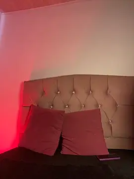 NINA 18 YEARS online show from October 21, 2025, 6:41 pm