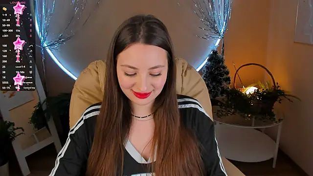 Snapshot of MoonLissa chatting on December 8, 2024, 9:35 am MoonLissa online show from December 8, 2024, 9:35 am