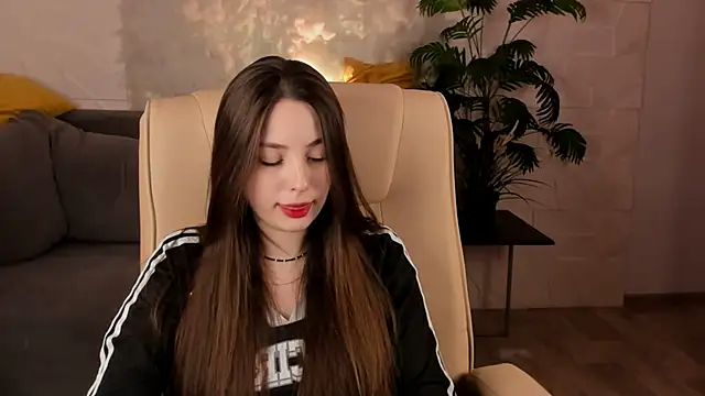 Snapshot of MoonLissa chatting on December 20, 2024, 1:43 pm MoonLissa online show from December 20, 2024, 1:43 pm