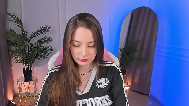 Snapshot of MoonLissa chatting on February 1, 2025, 4:22 pm MoonLissa online show from February 1, 2025, 4:22 pm