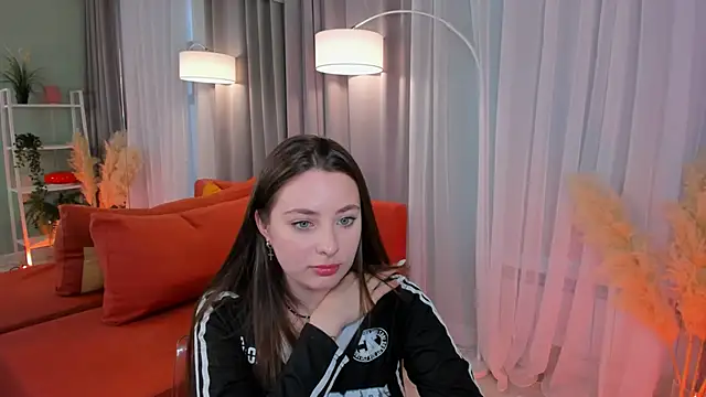 Snapshot of MoonLissa chatting on February 2, 2025, 12:57 pm MoonLissa online show from February 2, 2025, 12:57 pm