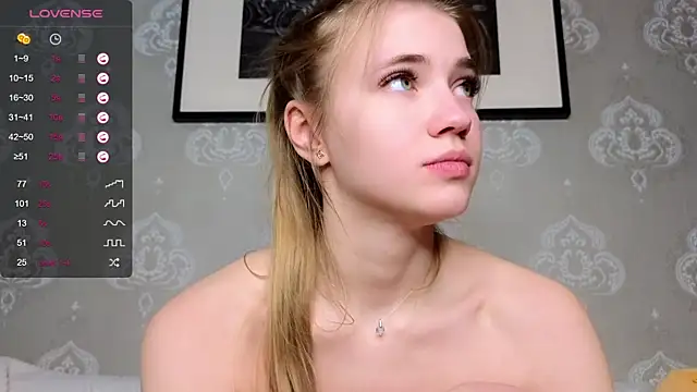 Snapshot of AnneFoxy chatting on March 9, 2025, 11:03 am AnneFoxy online show from March 9, 2025, 11:03 am