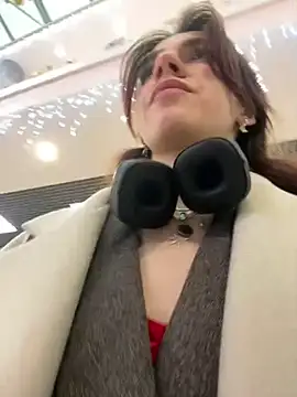 Lily  Belle online show from January 12, 2025, 1:16 pm