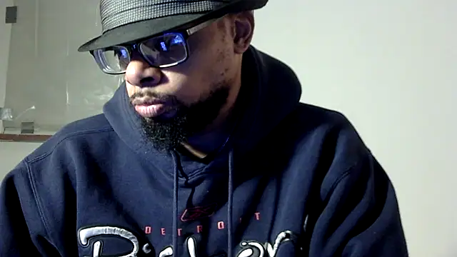 Snapshot of WhiskeyWood_DuhGOD chatting on February 9, 2026, 2:04 am WhiskeyWood DuhGOD online show from February 9, 2026, 2:04 am