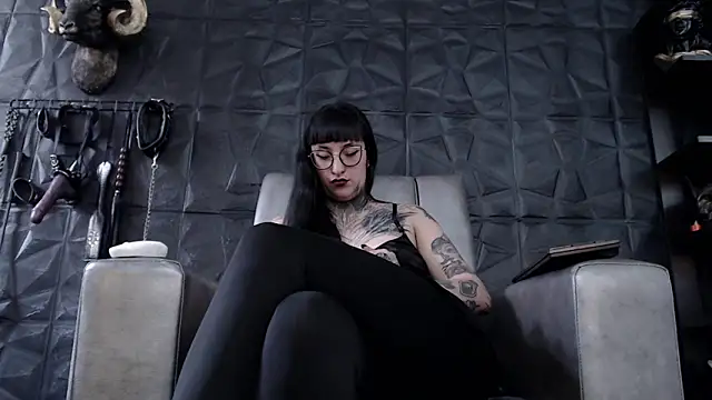 Agata Darkness online show from November 28, 2025, 8:00 pm