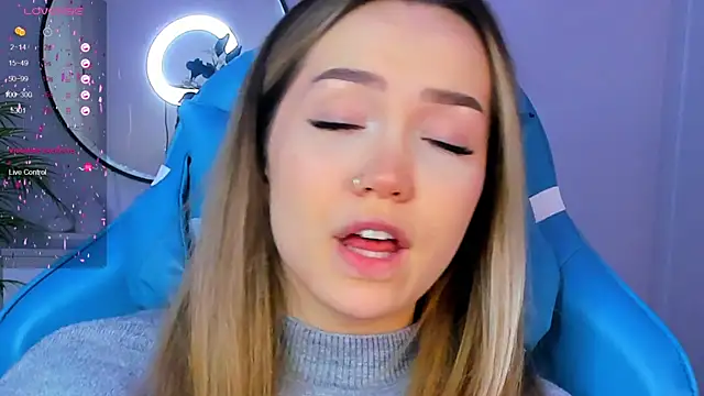 Evia r0se online show from January 5, 2025, 8:00 am