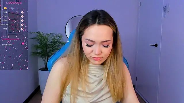 Evia r0se online show from January 7, 2025, 11:16 am