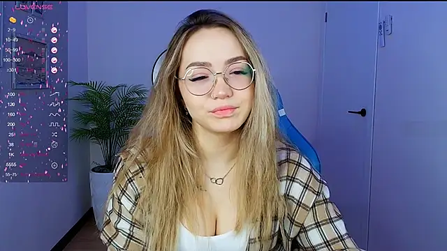 Evia r0se online show from February 5, 2025, 1:47 am