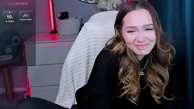 Evia r0se online show from October 8, 2025, 9:51 am