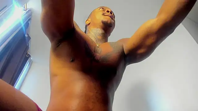 Snapshot of ronnie_7777 chatting on October 26, 2025, 8:04 pm ronnie 7777 online show from October 26, 2025, 8:04 pm