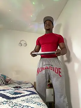 Snapshot of ronnie_7777 chatting on February 16, 2026, 7:21 pm ronnie 7777 online show from February 16, 2026, 7:21 pm