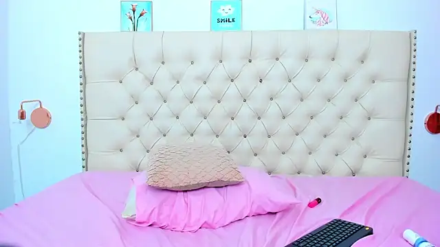 Snapshot of Kim_Eli chatting on December 19, 2024, 2:01 am Kim Eli online show from December 19, 2024, 2:01 am