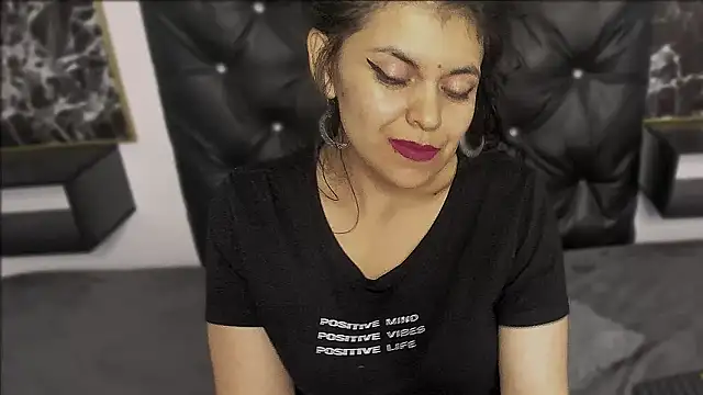 scarlett w0lf online show from February 21, 2025, 7:32 pm