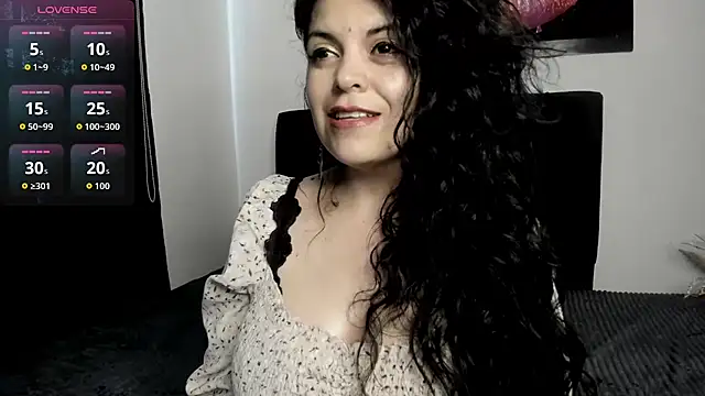 Snapshot of scarlett_w0lf chatting on June 14, 2026, 5:37 pm scarlett w0lf online show from June 14, 2026, 5:37 pm