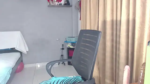 SusanLeroy online show from December 21, 2025, 10:11 am