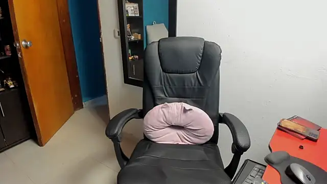 peanut tangerine online show from January 10, 2026, 12:01 am