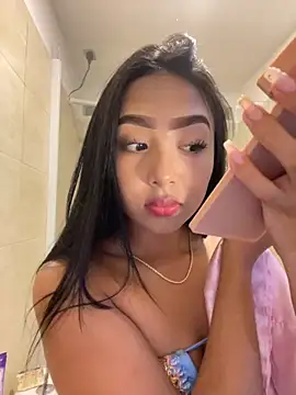 SOPHIACANDY19  online show from November 6, 2025, 11:59 pm