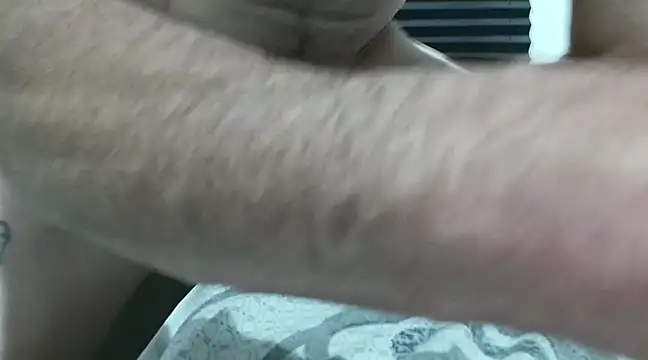 Snapshot of overaveragefreak4you chatting on December 6, 2024, 7:54 am overaveragefreak4you online show from December 6, 2024, 7:54 am