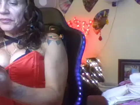 lachulalarubie online show from December 12, 2024, 4:26 am