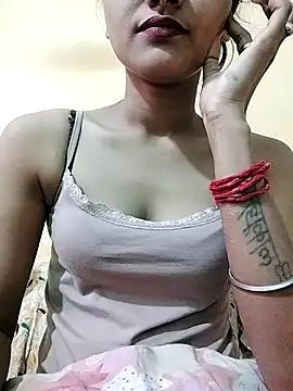 Snapshot of MISSQUEEN48 chatting on February 6, 2026, 5:01 am MISSQUEEN48 online show from February 6, 2026, 5:01 am